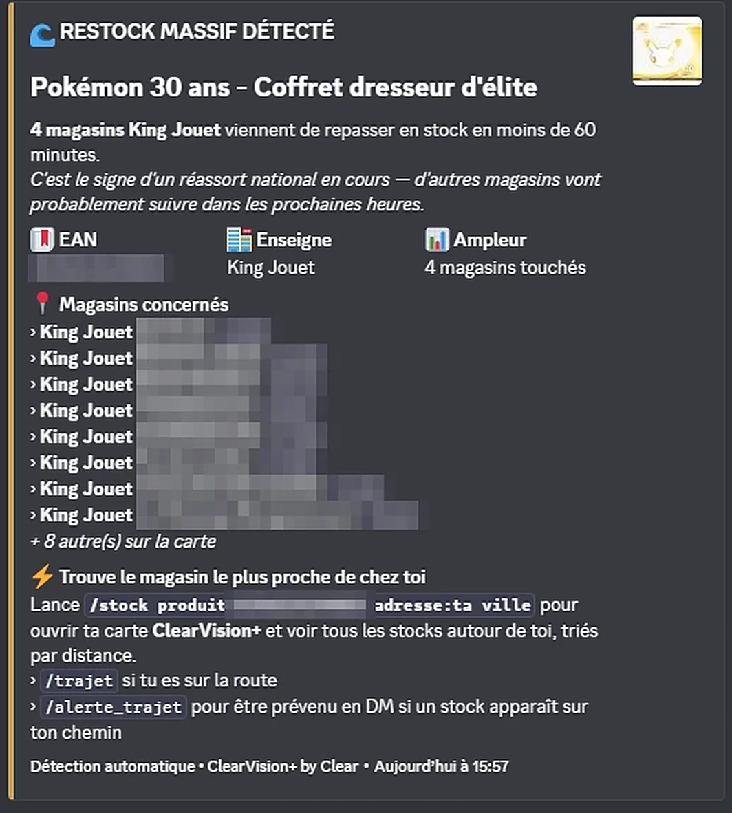 Annonce Discord « Restock massif détecté » : plusieurs magasins King Jouet repassent en stock, avec la commande /stock pour ouvrir la carte. Les villes et codes sont masqués.